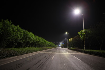 三基色多色溫全光譜LED人工智能路燈城市照明品質提升工程案例實景照片(第一組)